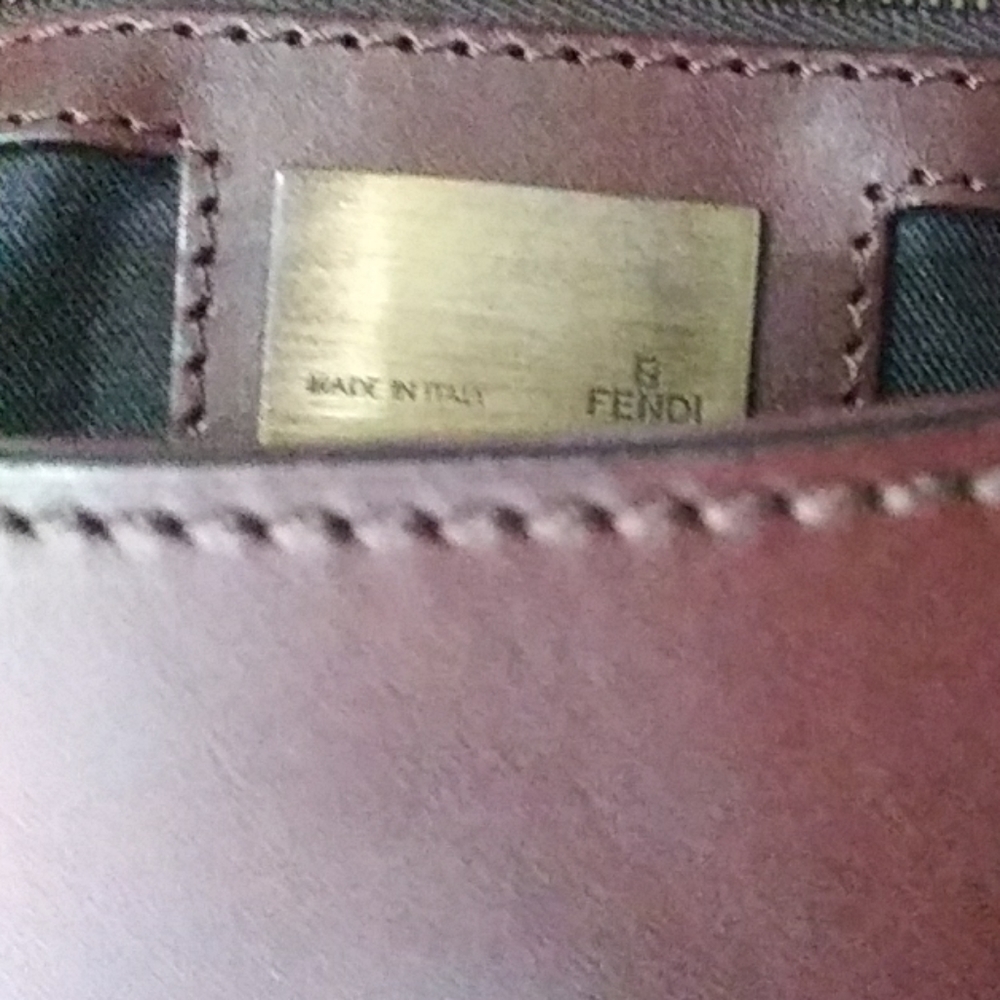 Fendi runway tooled leather vintage purse - Picture 7 of 7